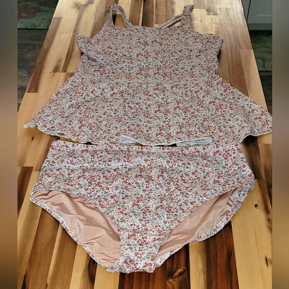 Jessica Rey Swim- XL- Only Worn Once- 2 Piece Modest Swimsuit